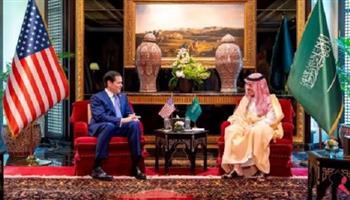 وزير الخارجية السعودي يبحث مع نظيره الأمريكي في المنامة التطورات الإقليمية والدولية
