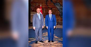 الرئيس السيسي يطالب بتفعيل "تقاسم الأعباء" وزيادة الدعم الدولي لمصر خلال لقائه بمفوض الأمم المتحدة للاجئين