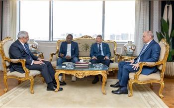 "جمبلاط" يؤكد خلال لقائه المدير الفني بنادي الإنتاج الحربي الدعم الكامل للجهاز الفني واللاعبين