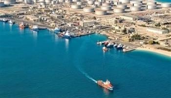 رويترز عن بيانات شحن: استئناف تحميل النفط بميناء رأس تنورة شرقي السعودية