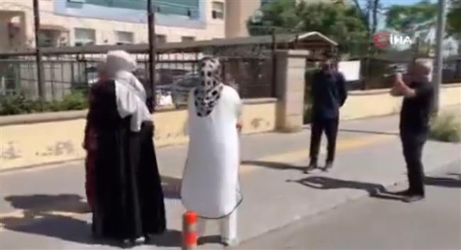 بالرقص والموسيقى.. زوجان يحتفلان بالطلاق بعد علاقة ربع قرن (فيديو)