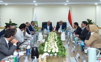 بحضور المحافظ.. وزير الاستثمار يجتمع مع أعضاء مجلس النواب بالإسكندرية ضمن جولة تفقدية بميناء الدخيلة 