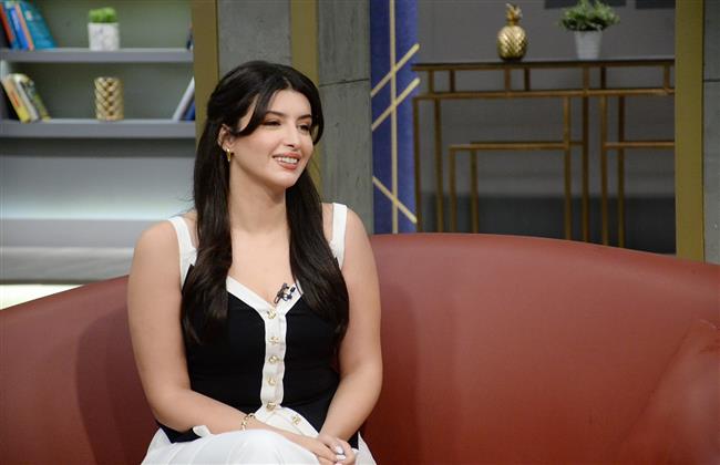 الفنانة سارة بركة تكشف كواليس شخصية "حياة" في مسلسل "علي كلاي" ببرنامج "واحد من الناس"
