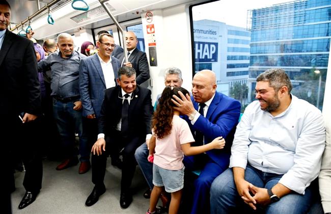 مع التشغيل الكامل لمونوريل شرق النيل.. وزير النقل يتفقد المحطات لمتابعة انتظام الخدمة