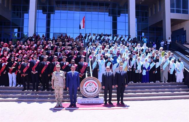 ​محافظ سوهاج ورئيس الجامعة يفتتحان مؤتمر "إنجازات الرئيس السيسي" احتفالًا بذكرى 30 يونيو
