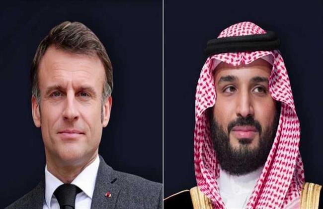ولي العهد السعودي والرئيس الفرنسي يبحثان هاتفيا جهود التوصل لحلول شاملة لضمان الاستقرار بالمنطقة