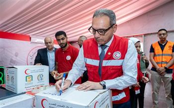 الهلال الأحمر المصري يطلق قافلة مساعدات "من المرأة المصرية إلى شقيقتها الفلسطينية" لدعم أهالي غزة