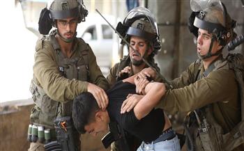 الاحتلال الإسرائيلي يعتقل 10 فلسطينيين من مدن الضفة الغربية