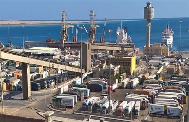 تداول 8 آلاف طن بضائع عامة بموانئ البحر الأحمر
