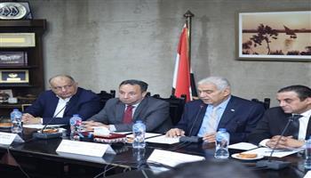 رجال الأعمال المصريين يبحثون دعم التبادل التجاري مع ليبيا في مائدة مستديرة