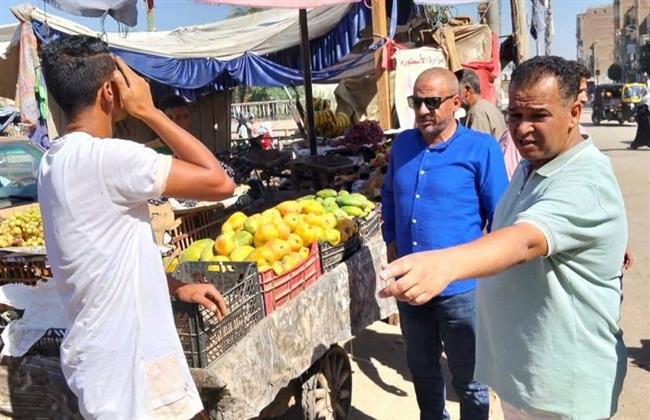 حملة مكبرة لرفع الإشغالات في المراغة بسوهاج.. ومصادرة مرافق متنوعة وتحرير محاضر للمخالفين