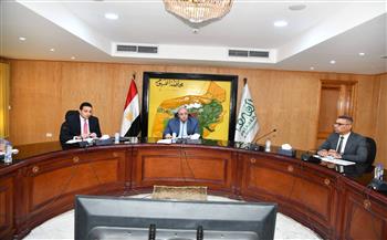 محافظ الفيوم يتابع الموقف التنفيذي لمشروعات القرض الأوروبي