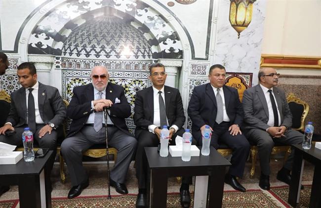 محافظ البحر الأحمر يتلقى واجب العزاء في وفاة الفريق يوسف عفيفي