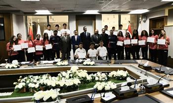 وزير الرياضة يكرم منتخب البادل بعد التتويج بكأس أفريقيا  للناشئين