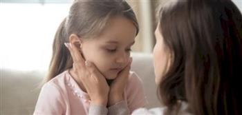 انتبهي ..نفسيا سلوكيات خاطئة قد تبعد طفلك