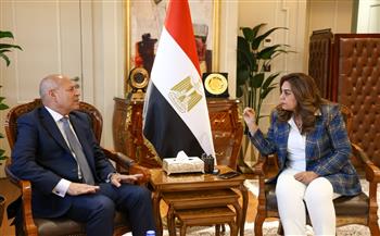 وزيرة التنمية المحلية ومحافظ القاهرة يتابعان ملفات النظافة والتصالح على مخالفات البناء وتطوير المناطق 