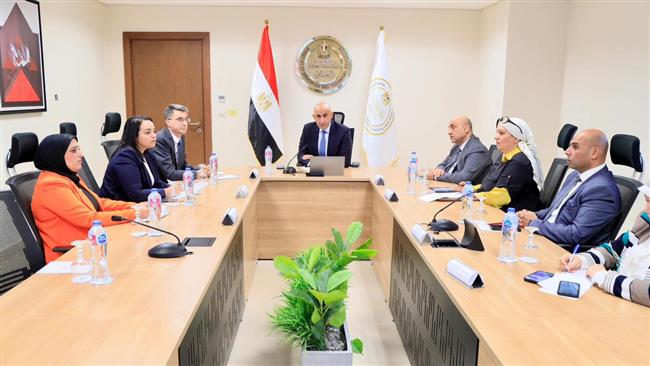 وزير التربية والتعليم يبحث مع وفد البنك الدولي سبل تعزيز التعاون المشترك في عدد من الملفات