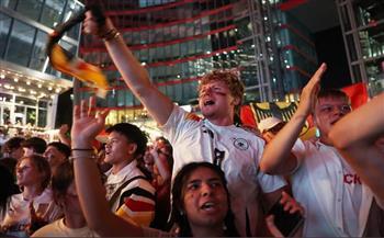 كأس العالم 2026.. جماهير المانيا تتابع مباراة باراجوي في شوارع برلين  