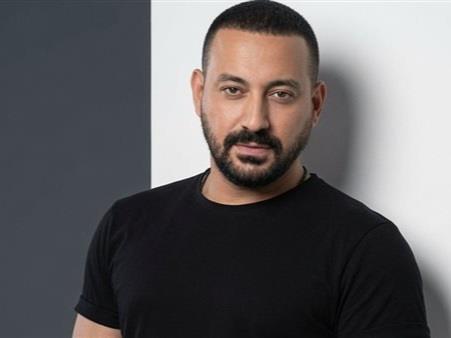 دياب شاب من طبقة اجتماعية بسيطة في مسلسله الجديد «الطيار» 