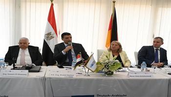 وزير الصناعة: إزالة الكربون وكفاءة الطاقة على رأس أولويات استراتيجية الصناعة المصرية  