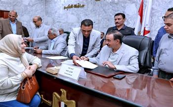محافظ سوهاج يعقد اللقاء الجماهيري الأسبوعي لبحث مطالب المواطنين وحل مشكلاتهم