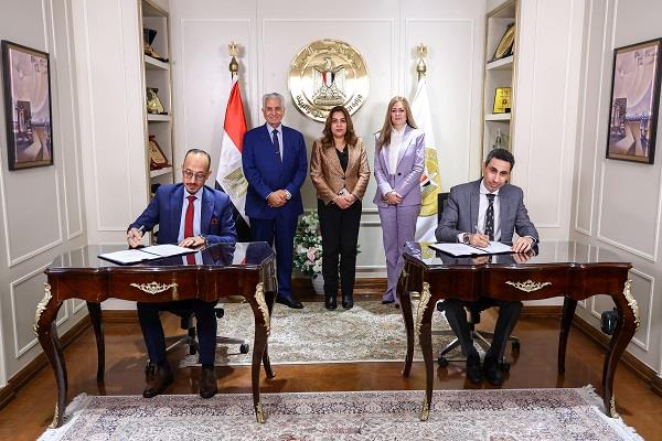 وزيرة التنمية المحلية والبيئة تشهد توقيع بروتوكول تعاون مع الأكاديمية العربية للعلوم الإدارية