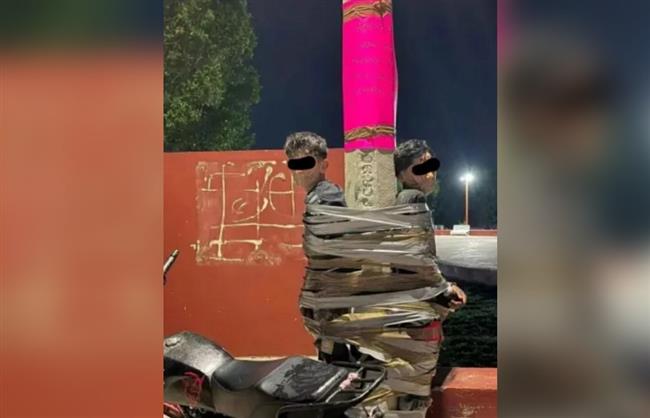 ”باتمان المكسيكي" يطارد اللصوص ويقيّدهم بشريط لاصق على الأعمدة