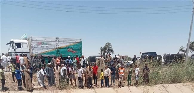 مصرع 8 أشخاص وإصابة 5 بينهم أطفال إثر سقوط تروسيكل بترعة في أبو تيج