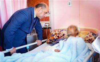 وزير العمل يزور عمال مصابين من العمالة غير المنتظمة.. ويوجه بتقديم كل أوجه الرعاية والدعم