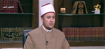 هل يجب إيقاف القرآن عند النوم؟.. أمين الفتوى يجيب