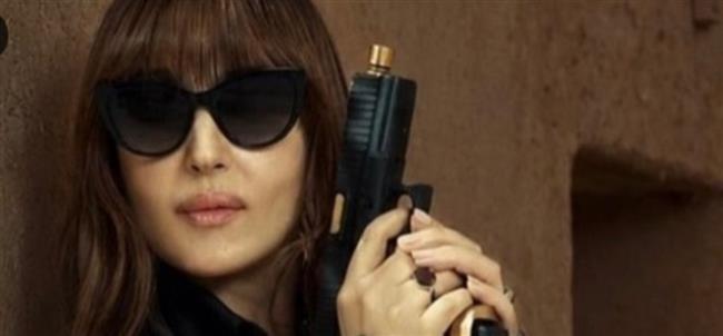 مونيكا بيلوتشي تحتفي بنجاح «7DOGS»