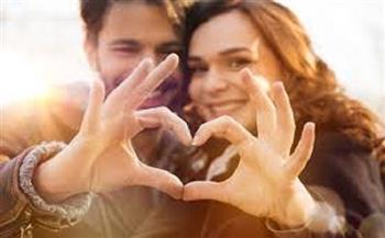 8 مؤشرات صامتة قد تحدد مسار علاقتك العاطفية