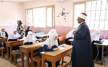 بتوجيهات الإمام الأكبر.. رئيس "المعاهد الأزهرية" يتفقد الامتحانات الثانوية بالجيزة ويؤكد انتظام اللجان
