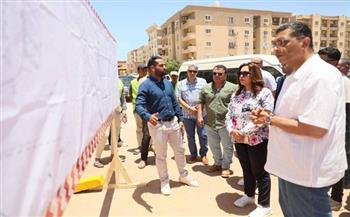 وزيرة التنمية المحلية والبيئة ومحافظ البحر الأحمر يتابعان مشروعات البنية التحتية بقطاع الصرف الصحي لـ 8 مناطق 
