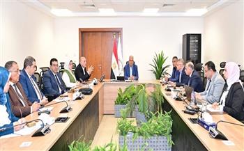 وزير الري يتابع تنفيذ المشروع القومي لتأهيل المنشآت المائية