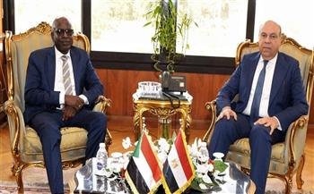 وزير الطيران يستقبل وزير البنية التحتية والنقل السوداني لتعزيز التعاون الإستراتيجي في النقل الجوي