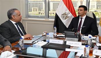 وزير الصناعة يستعرض فرص التوسع الصناعي المصري في الأسواق الإفريقية