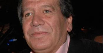  سقوط شجرة يتسبب في تهشم سيارة المنتج محمد مختار داخل نادٍ رياضي بقصر النيل