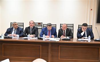 وزير المالية ورئيس لجنة الخطة بمجلس النواب يؤكدان عدم صحة فرض رسوم إضافية على مغادرة الدولة