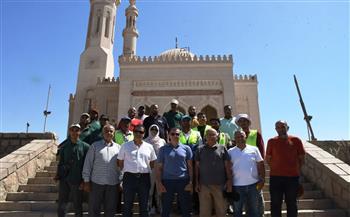 محافظ أسوان يتفقد أعمال تطوير مسجد الطابية والمنطقة المحيطة به