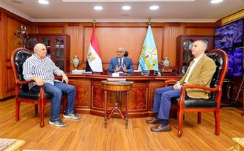 محافظ كفرالشيخ يناقش خطة عمل القافلة الطبية المجانية للأسر الأولى بالرعاية مع اللجنة الطبية العليا وبنك الشفاء