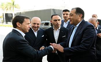 رئيس الوزراء يفتتح ويتفقد عددًا من المشروعات الصناعية بالسادس من أكتوبر
