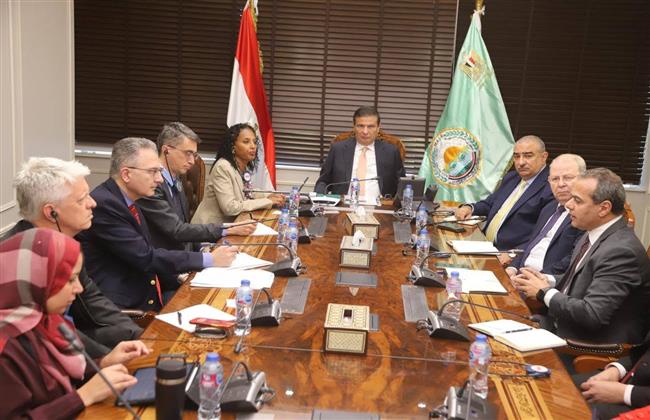وزير الزراعة يلتقي المديرة الإقليمية للبنك الدولي لبحث تعزيز التعاون الاستراتيجي ومبادرات الأمن الغذائي