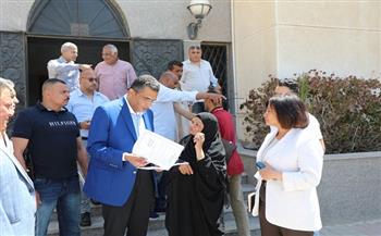 محافظ البحر الأحمر يواصل الاستماع لشكاوى المواطنين بالمحافظة