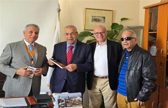 السبت.. لقاء التسعين بمكتبة مصر العامة.. عبده مباشر يستعرض «أعطيت الكلمة عمري»