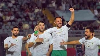 لاعبو المصري البورسعيدي يحتفلون بلقب كأس عاصمة مصر مع الجماهير