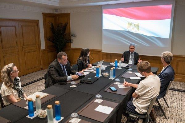 وزير السياحة والآثار يستعرض مستجدات القطاع أمام وكالة الأنباء الفرنسية وممثلي الصحف المتخصصة بباريس