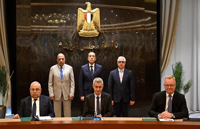 رئيس الوزراء يشهد توقيع عقدين للطاقة الكهربائية النظيفة بمشروعات المنطقة الاقتصادية لقناة السويس
