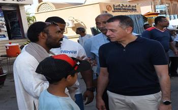 محافظ أسوان: تخصيص باكيات للباعة الجائلين بميدان المحطة لتوفير حياة كريمة