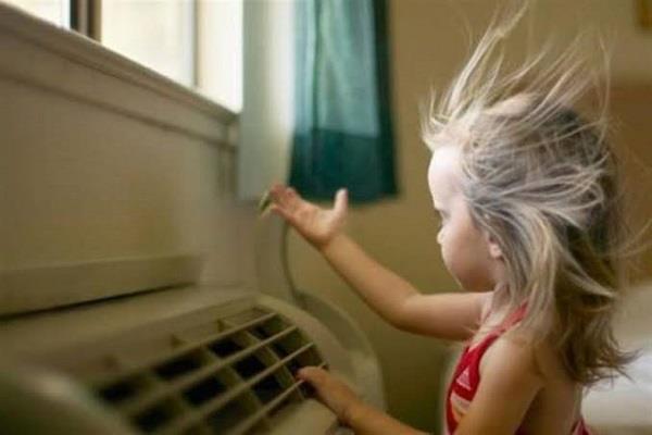 من الحر إلى التكييف.. خطوات تحمي طفلك من أمراض الصيف